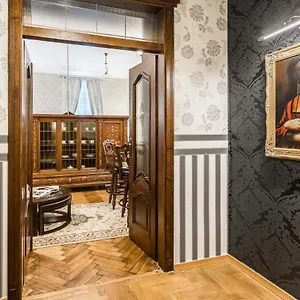 Exclusive Royal Apartment
