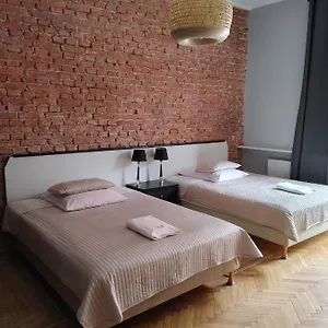 Bed & Breakfast Finger Guest