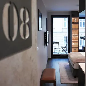 Boutique 108 - Old City, Luxury Apt. With A Garage Apartament